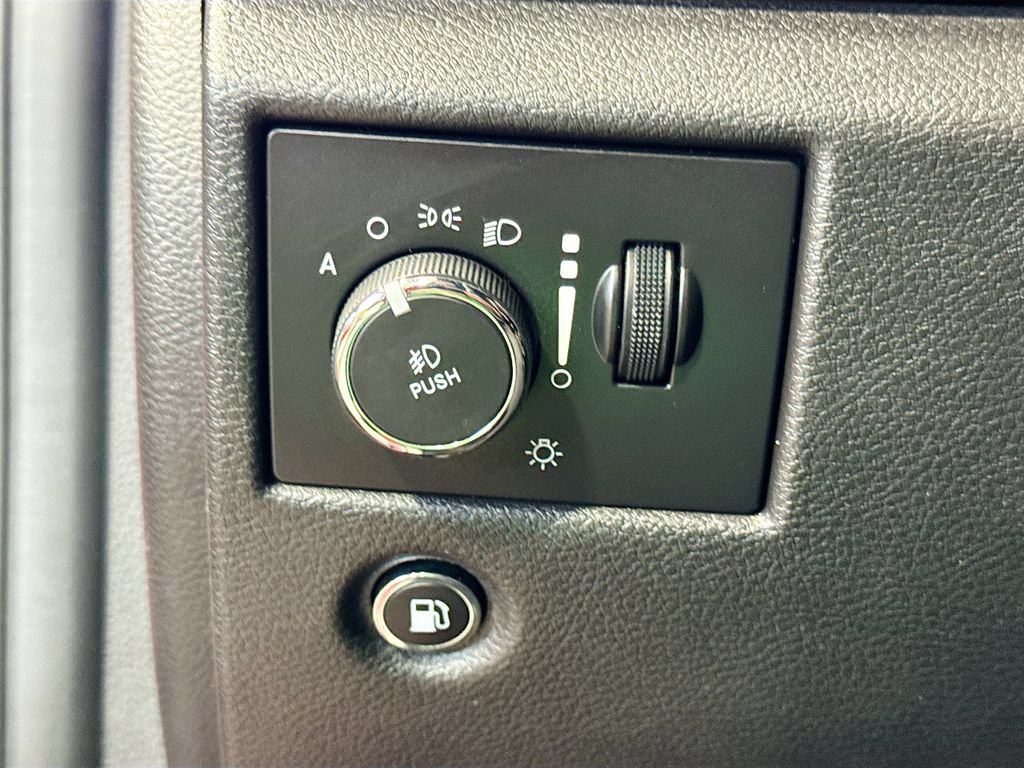 Used 2019 Jeep Grand Cherokee Trailhawk w/ Trailhawk Luxury Group AWD/4WD image 21