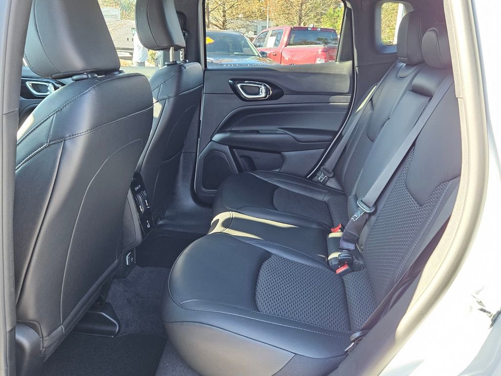 New 2026 Jeep Compass Latitude image 11