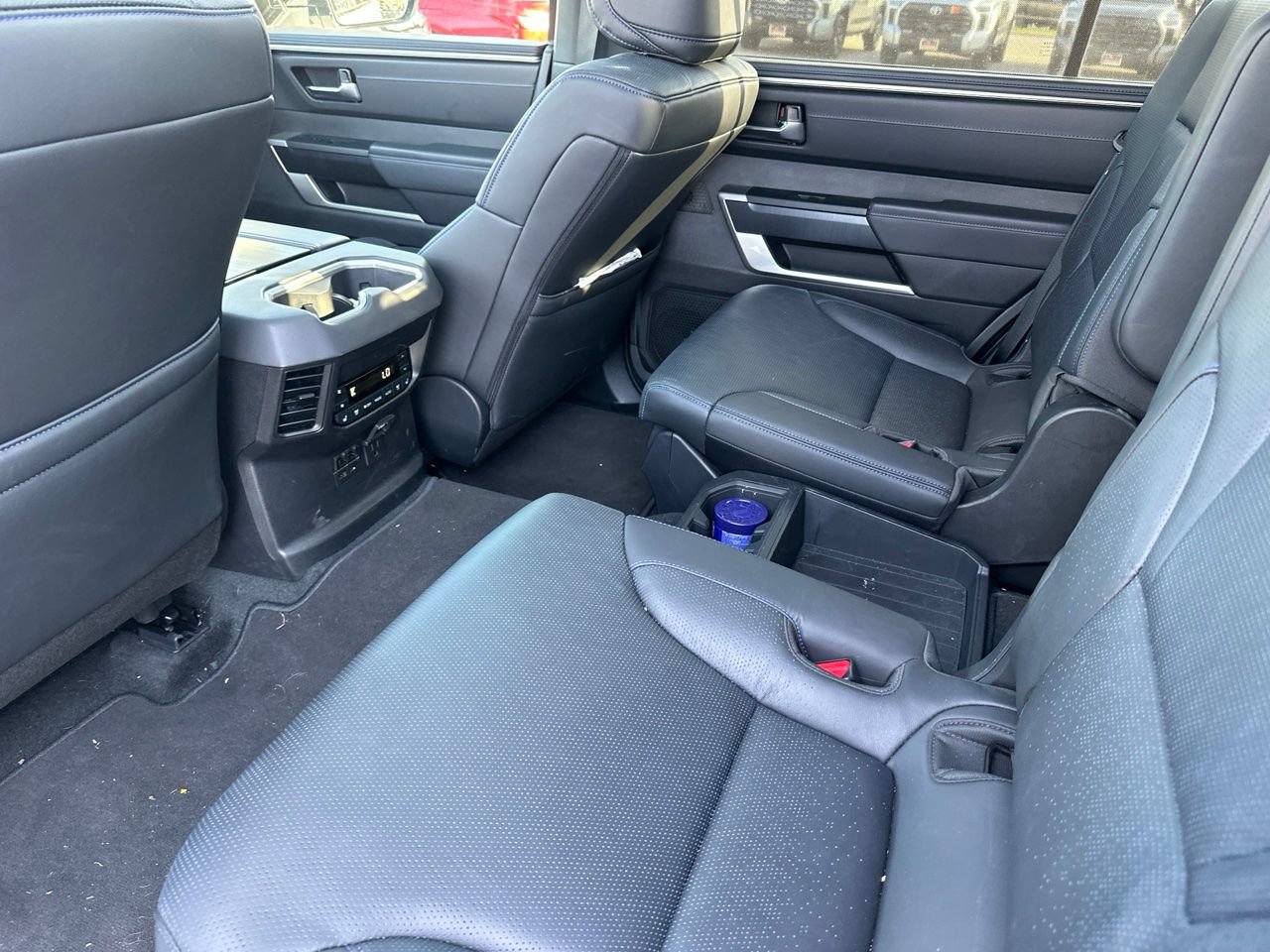 Used 2025 Toyota Sequoia Platinum AWD/4WD image 5
