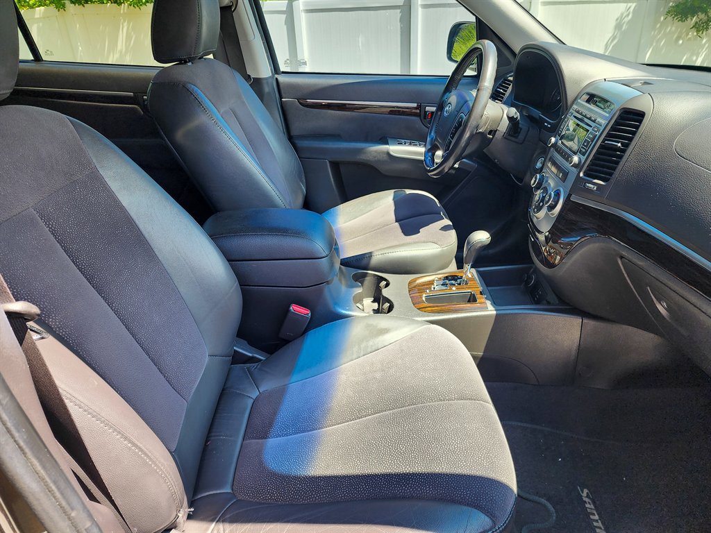 Used 2012 Hyundai Santa Fe SE FWD image 18