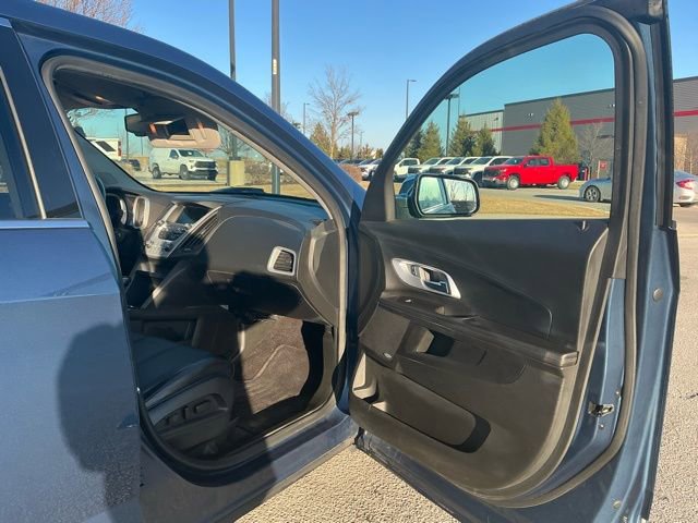 Used 2016 Chevrolet Equinox LTZ w/ Enhanced Convenience Package image 17