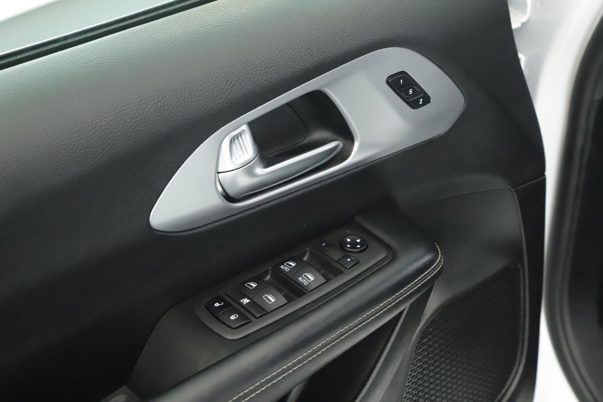 Used 2022 Chrysler Pacifica Touring-L w/ S Appearance Package image 6