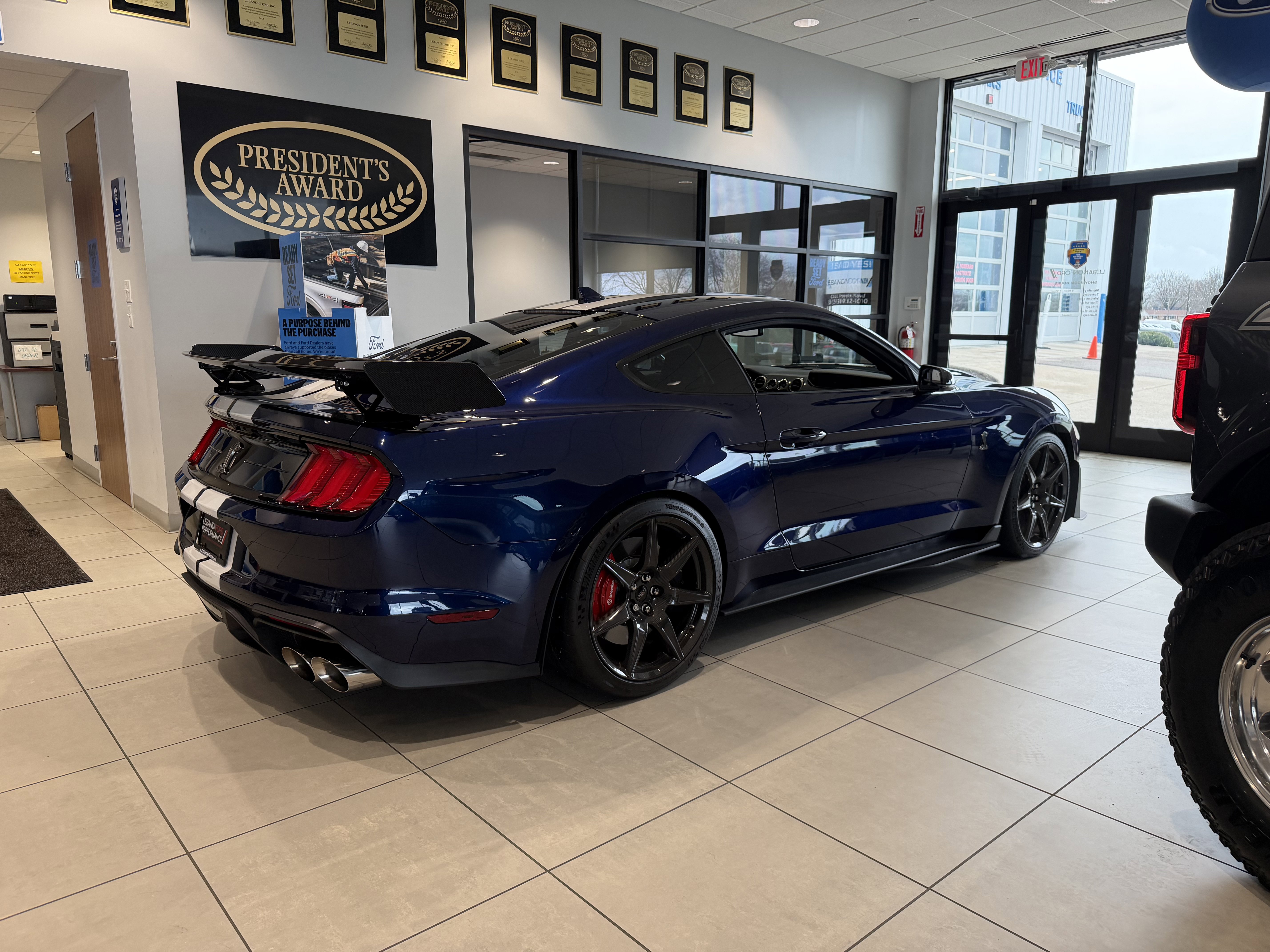 Used 2020 Ford Mustang Shelby GT500 w/ Carbon Fiber Track Pack image 23