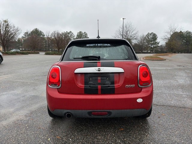 Used 2015 MINI Cooper 4-Door Hardtop image 6
