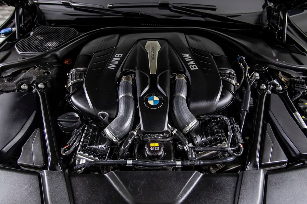 Used 2017 BMW 750i image 48