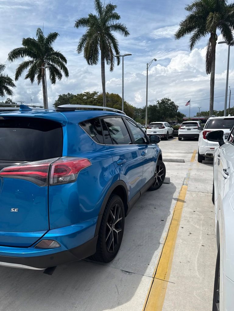 Used 2016 Toyota RAV4 SE w/ Advanced Technology Package FWD image 6