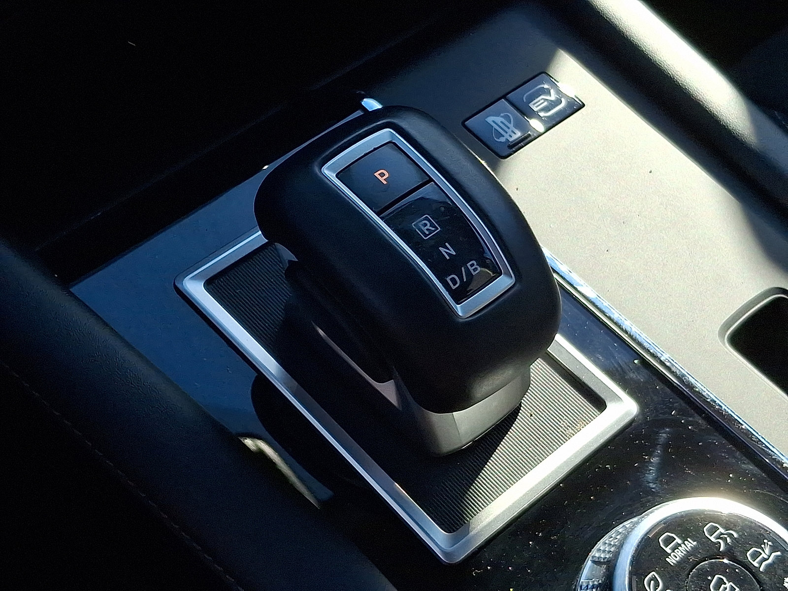 Used 2024 Mitsubishi Outlander SE image 14