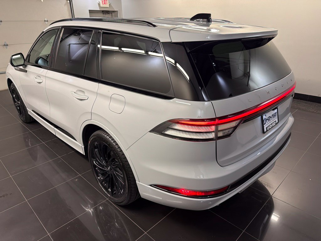 New 2027 Lincoln Aviator Reserve AWD/4WD image 4