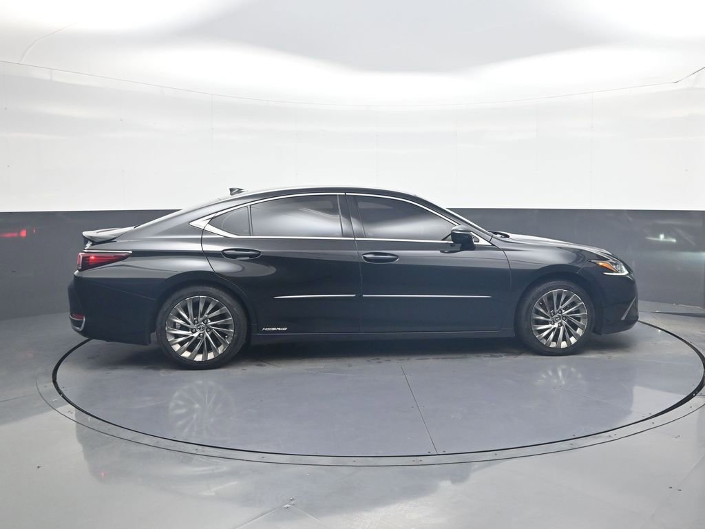 Used 2022 Lexus ES 300h 300h Luxury w/ Accessory Package image 8