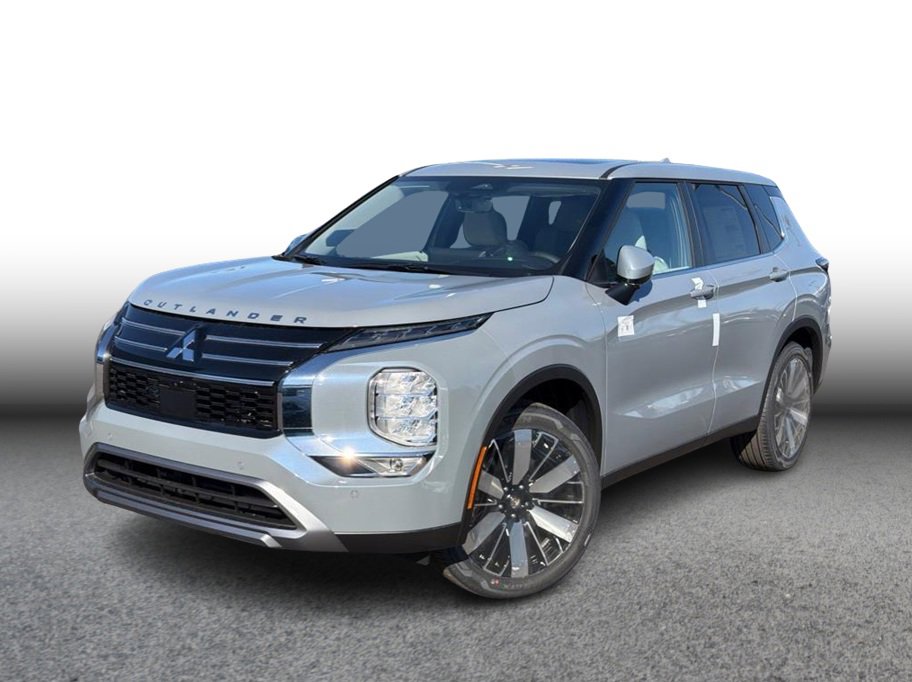 New 2026 Mitsubishi Outlander LE image 1