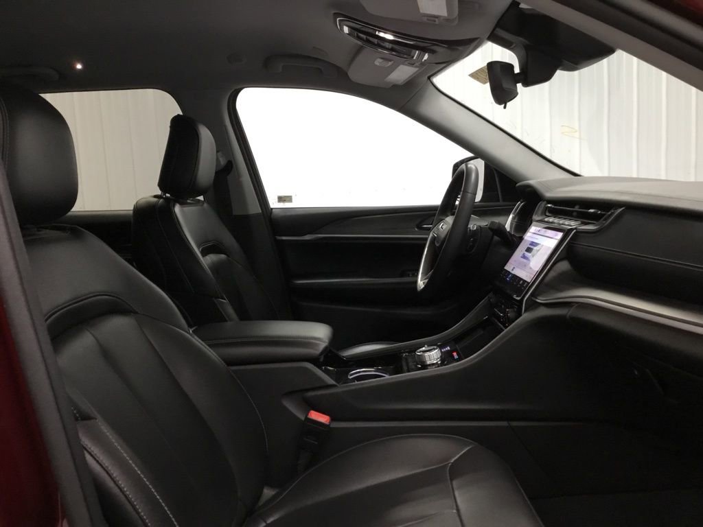 Used 2023 Jeep Grand Cherokee Limited image 20