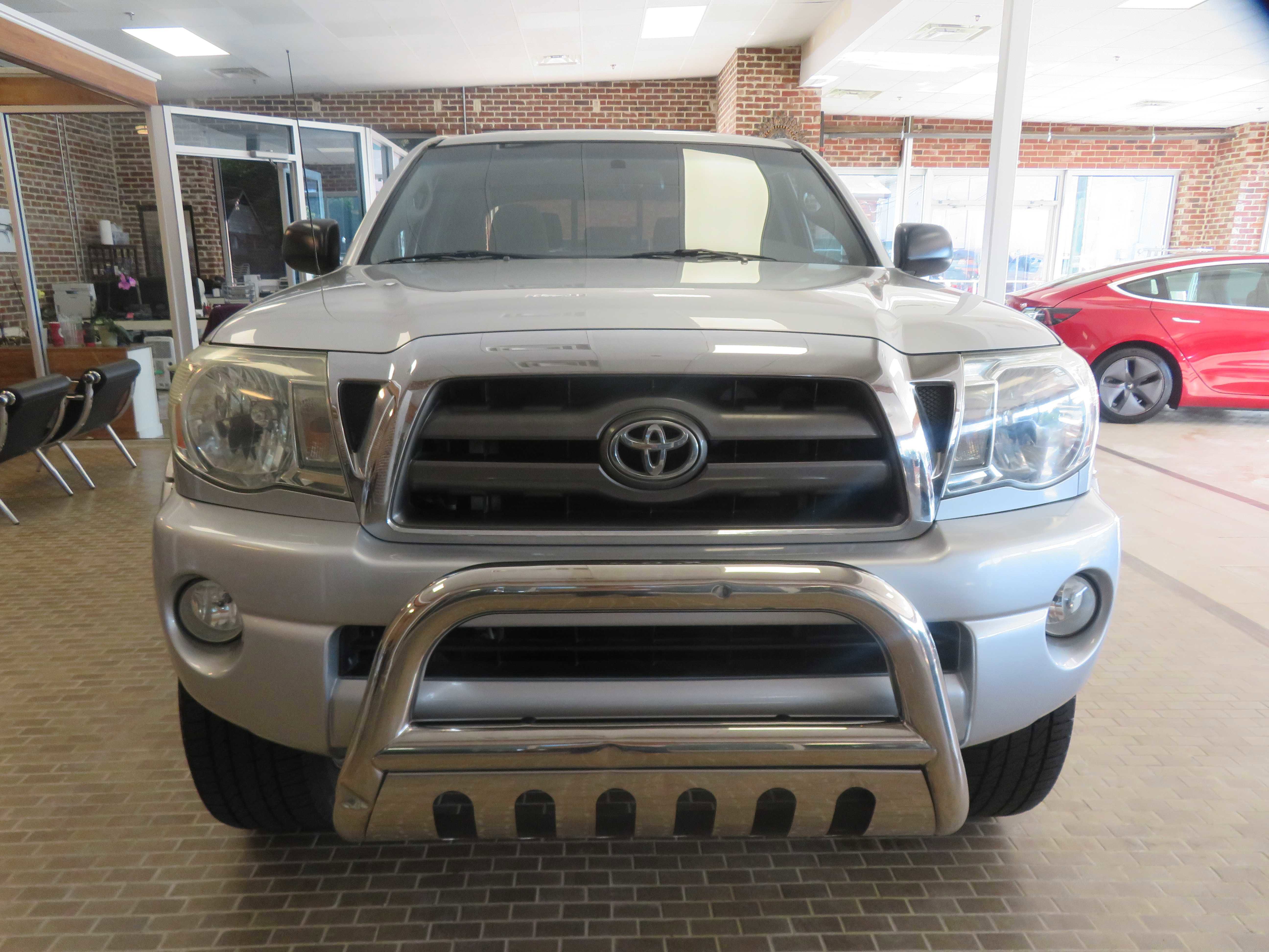 Used 2010 Toyota Tacoma PreRunner RWD image 3