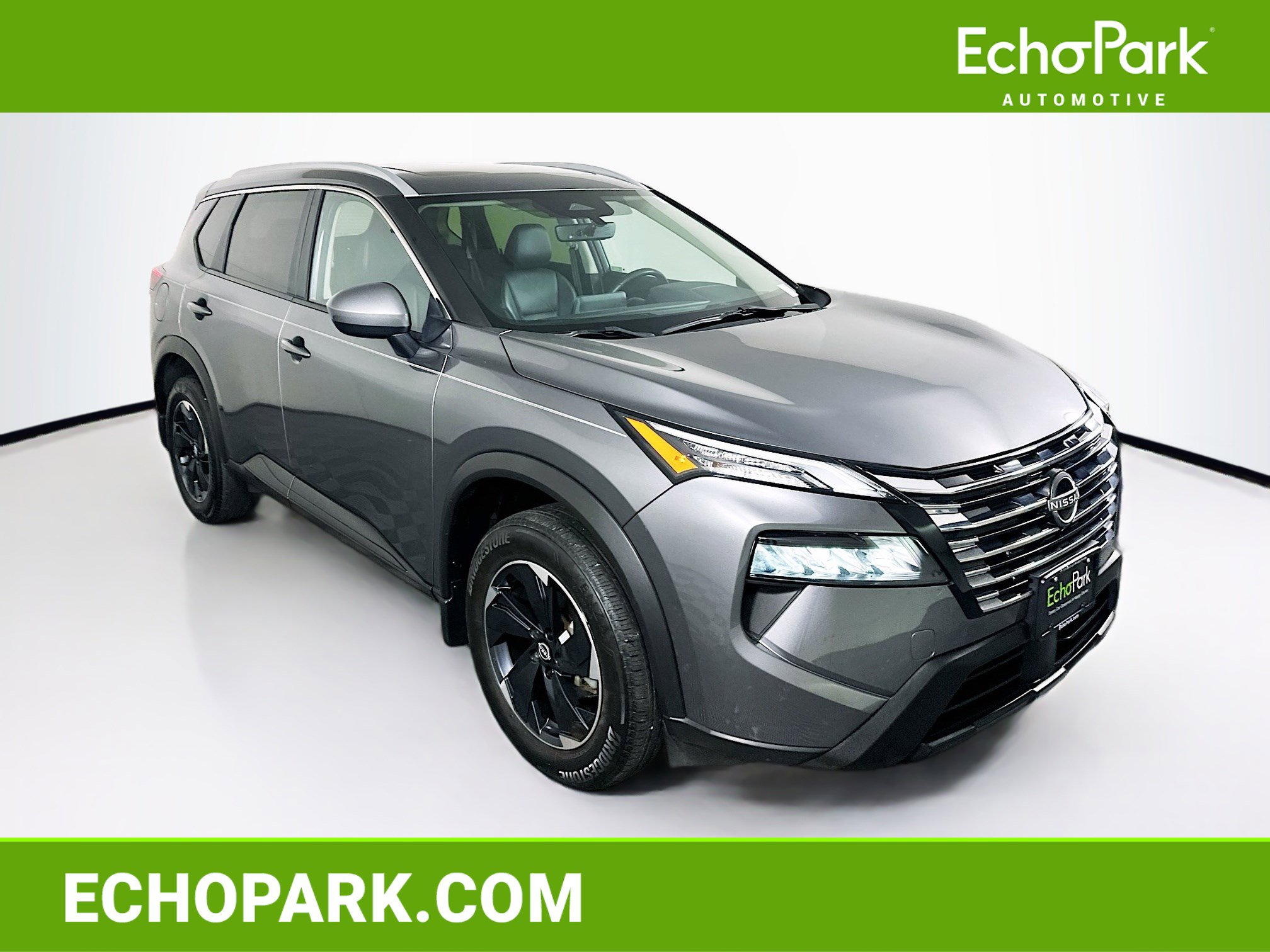 Used 2024 Nissan Rogue SV w/ SV Premium Package image 1