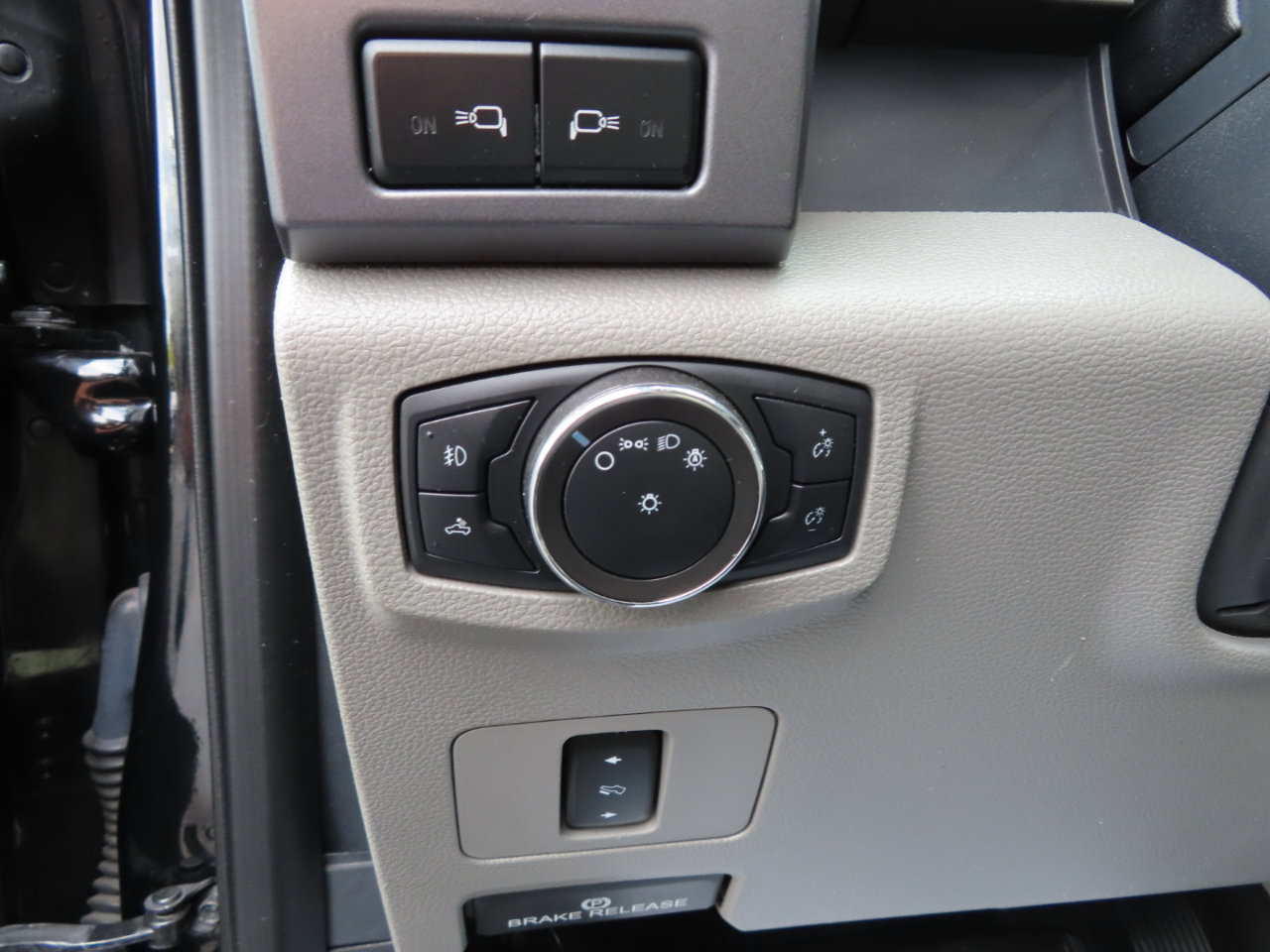 Used 2022 Ford F350 XLT w/ XLT Premium Package image 33