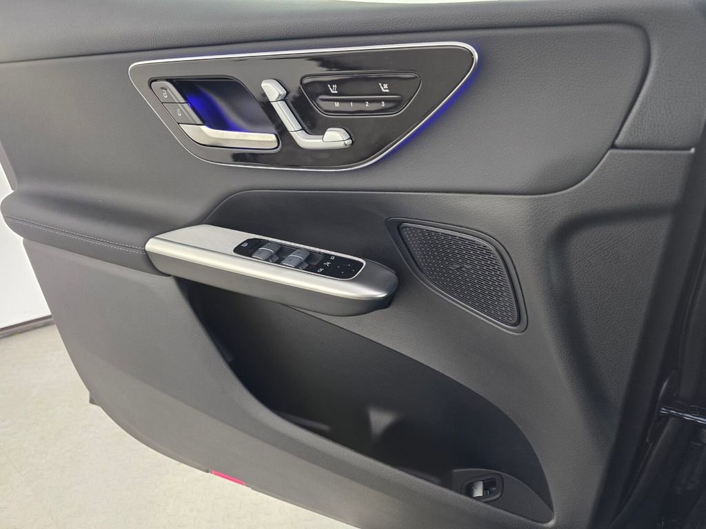New 2026 Mercedes-Benz GLC 300 image 15