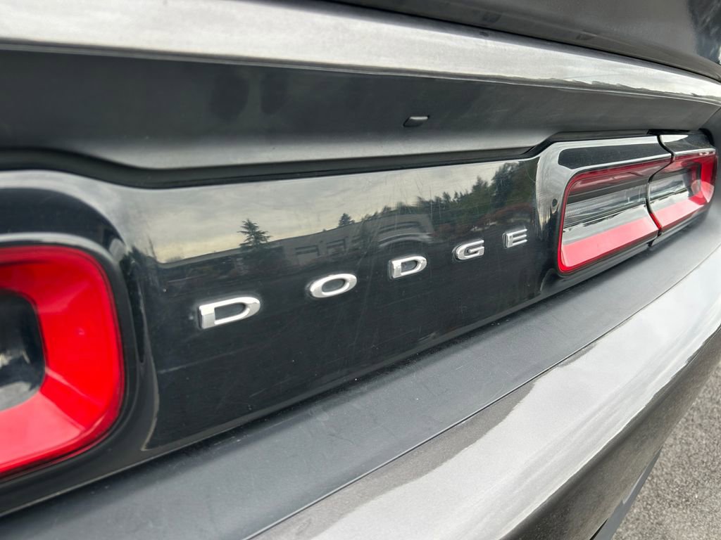 Used 2021 Dodge Challenger SXT w/ Driver Convenience Group RWD image 32