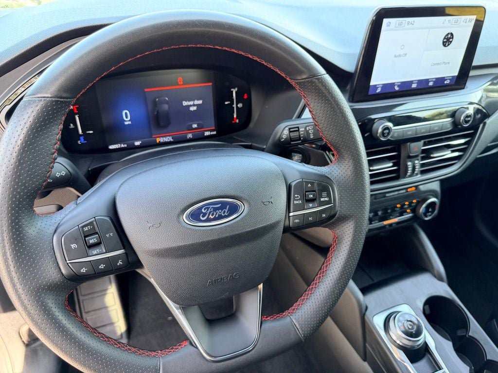 Certified 2025 Ford Escape ST-Line FWD image 25