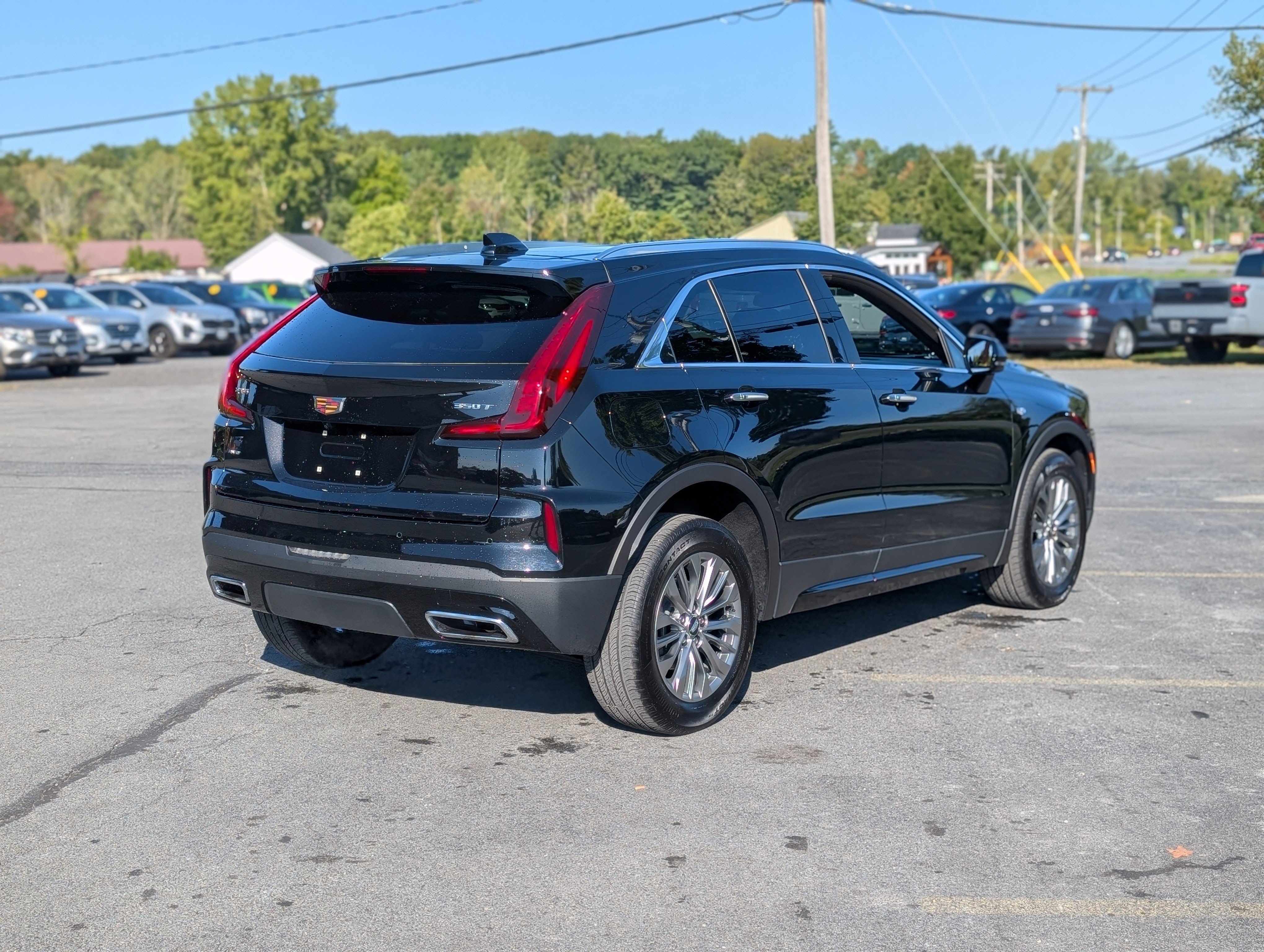 Used 2024 Cadillac XT4 Premium Luxury image 10