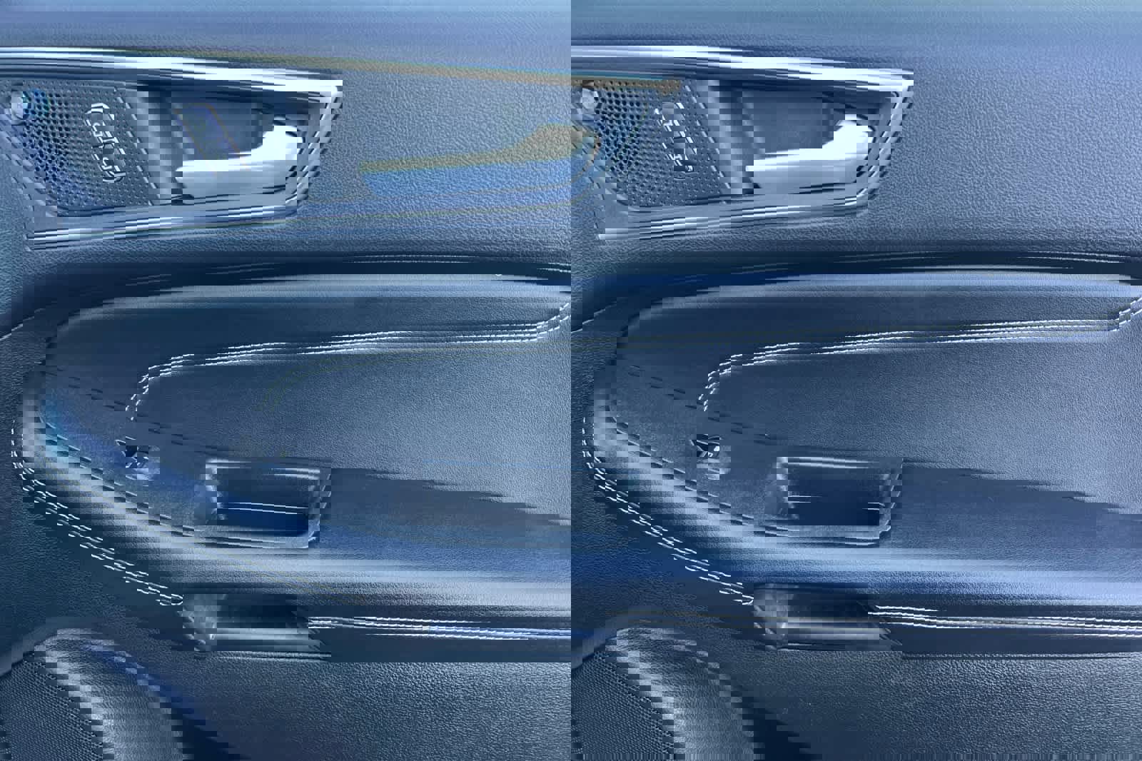 Used 2022 Ford Edge Titanium image 19