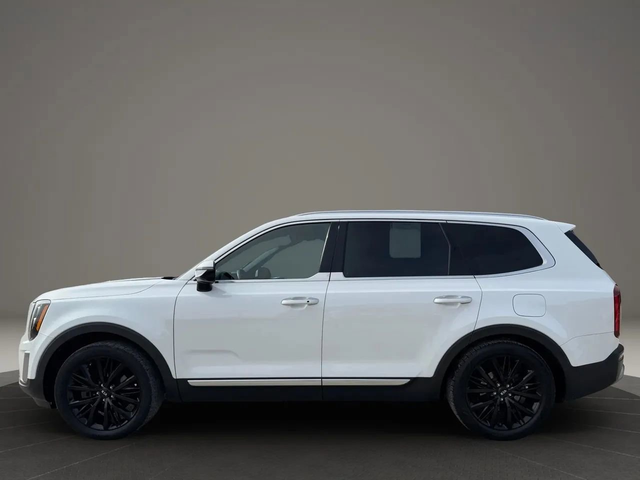 Used 2020 Kia Telluride SX w/ Towing Package image 2