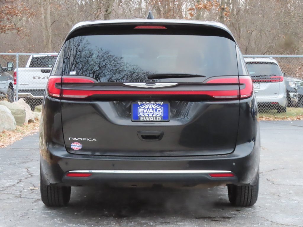 Certified 2024 Chrysler Pacifica Touring-L FWD image 14