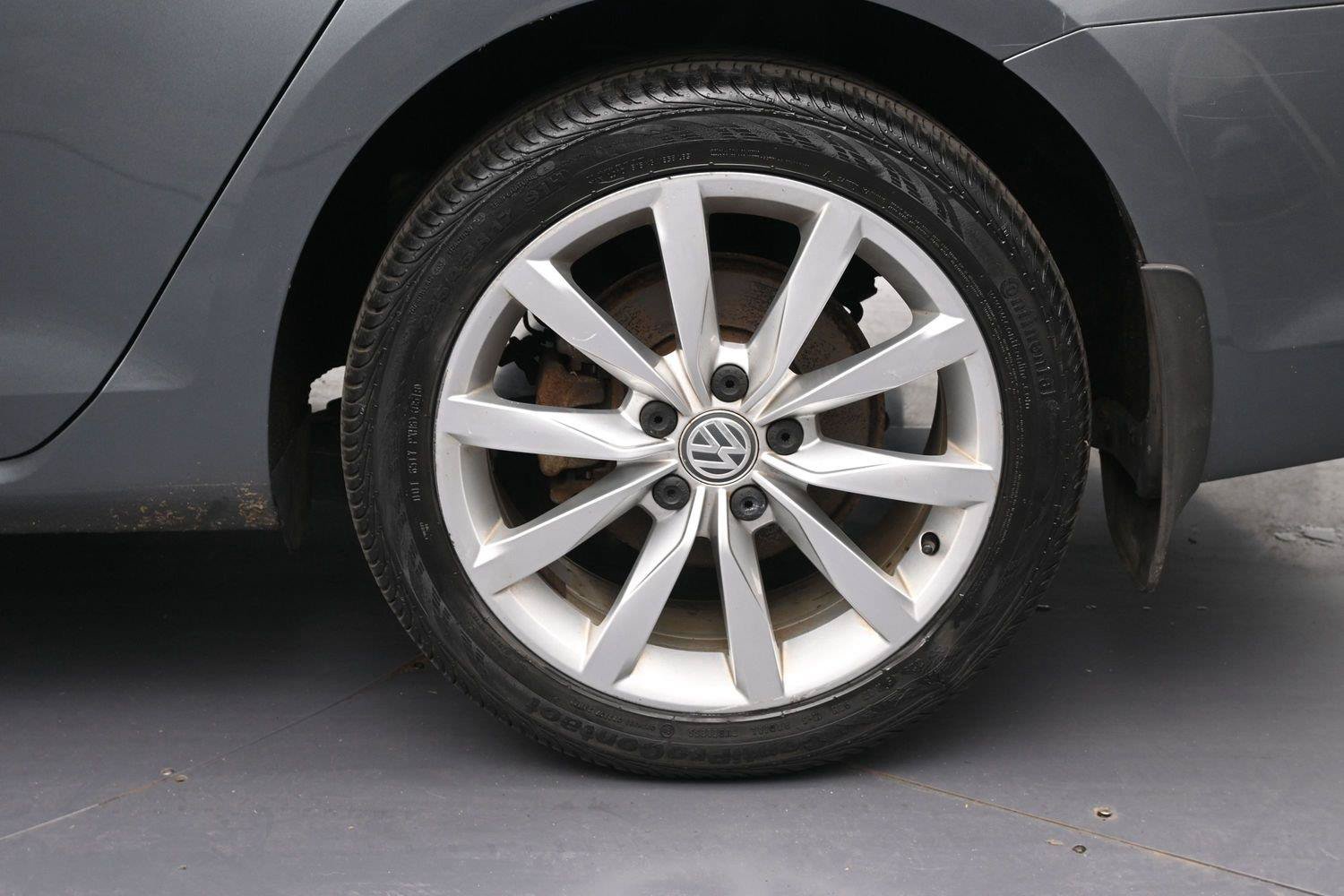 Used 2015 Volkswagen Golf SE FWD image 12