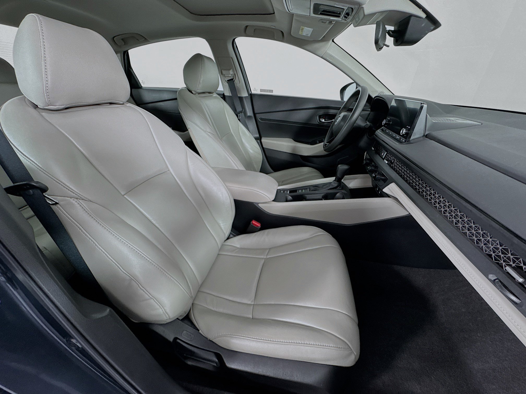 Certified 2023 Honda Accord EX image 27