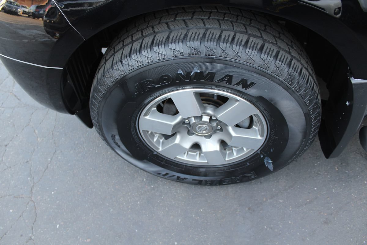Used 2013 Nissan Frontier PRO-4X AWD/4WD image 12