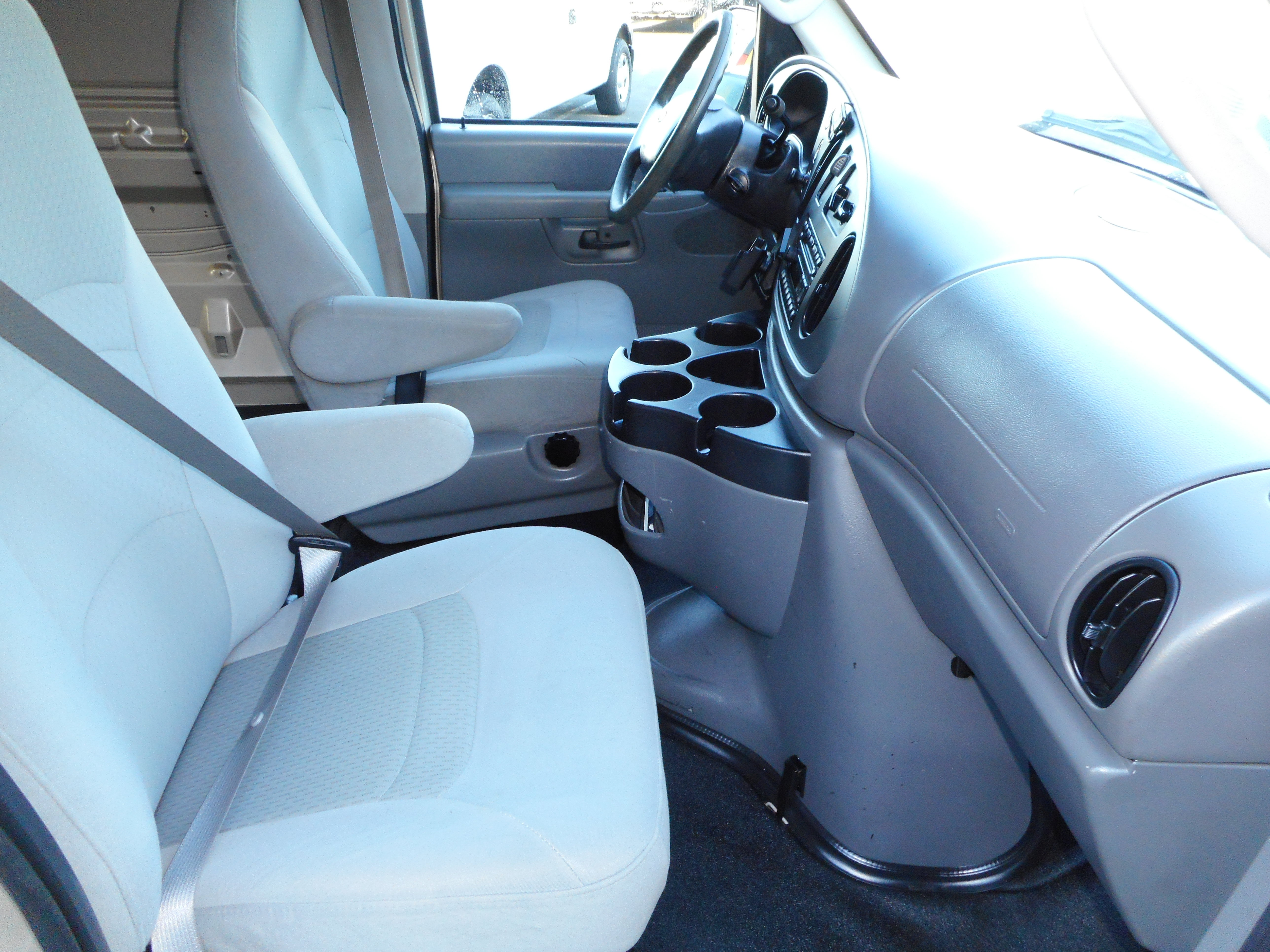 Used 2008 Ford E-250 and Econoline 250 RWD image 26