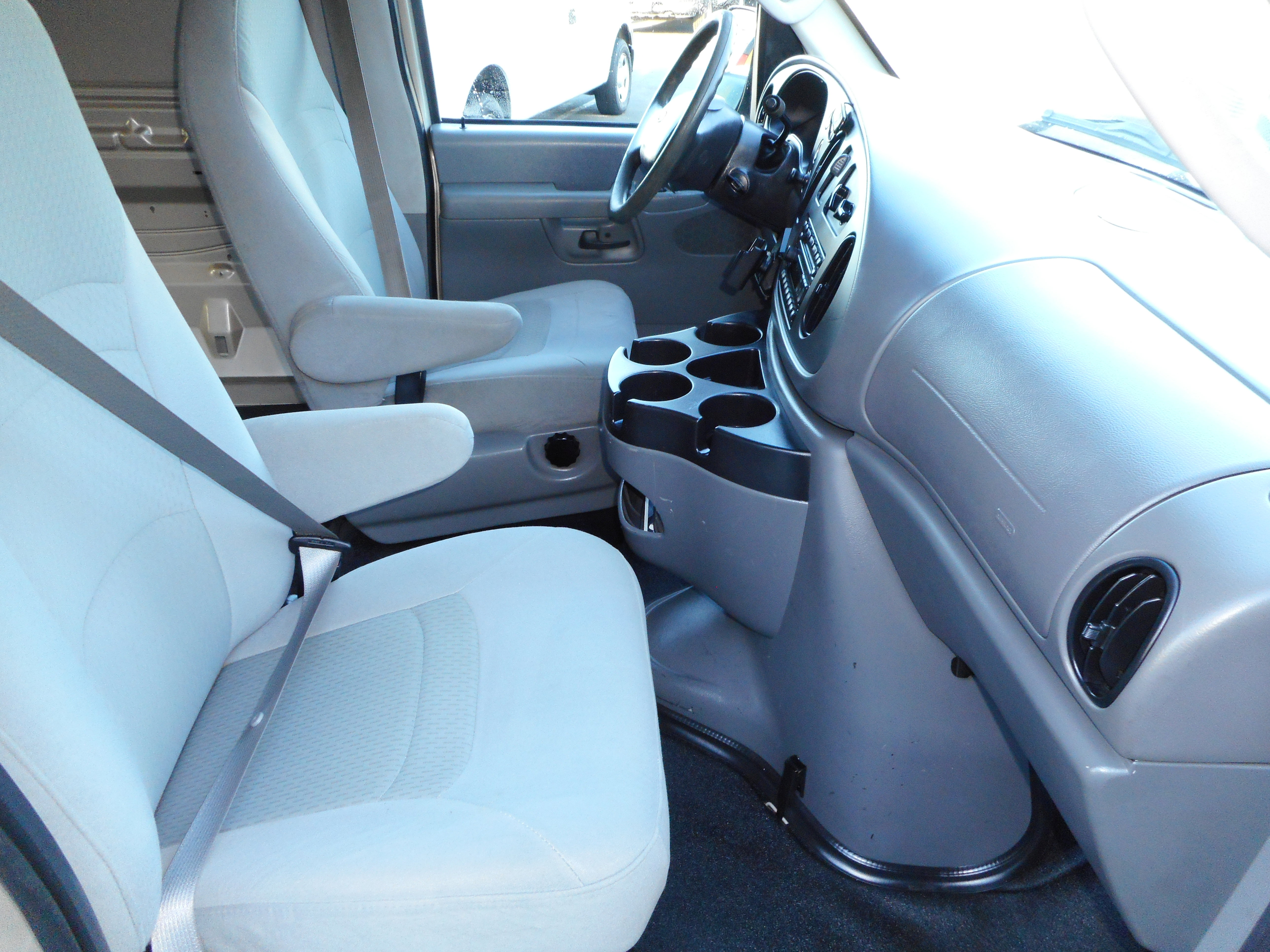Used 2008 Ford E-250 and Econoline 250 RWD image 26