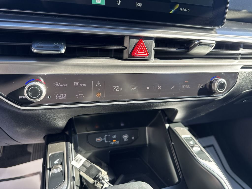 New 2026 Kia Sorento S w/ S Panoramic Sunroof Package FWD image 11