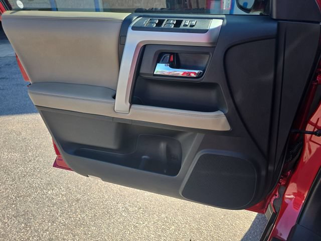 Used 2017 Toyota 4Runner SR5 Premium AWD/4WD image 27