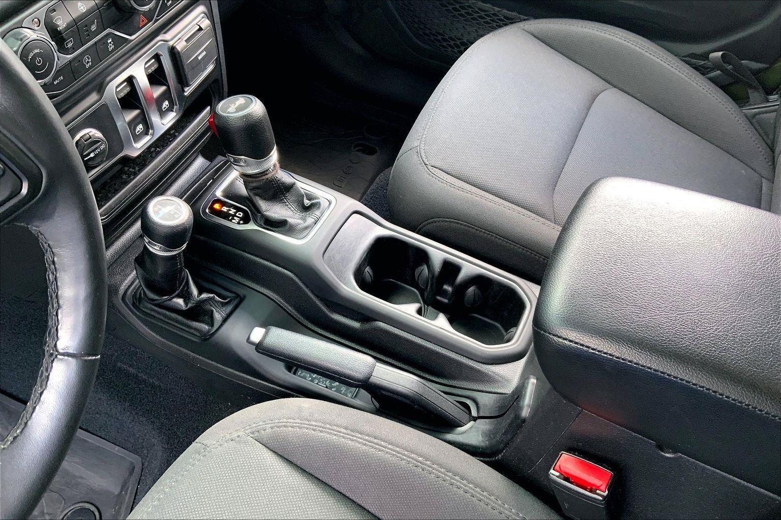 Used 2022 Jeep Wrangler Sport AWD/4WD image 10