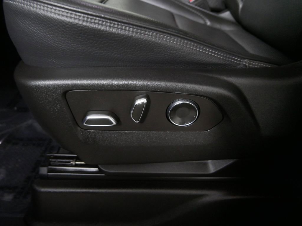 Used 2023 GMC Yukon XL Denali image 19