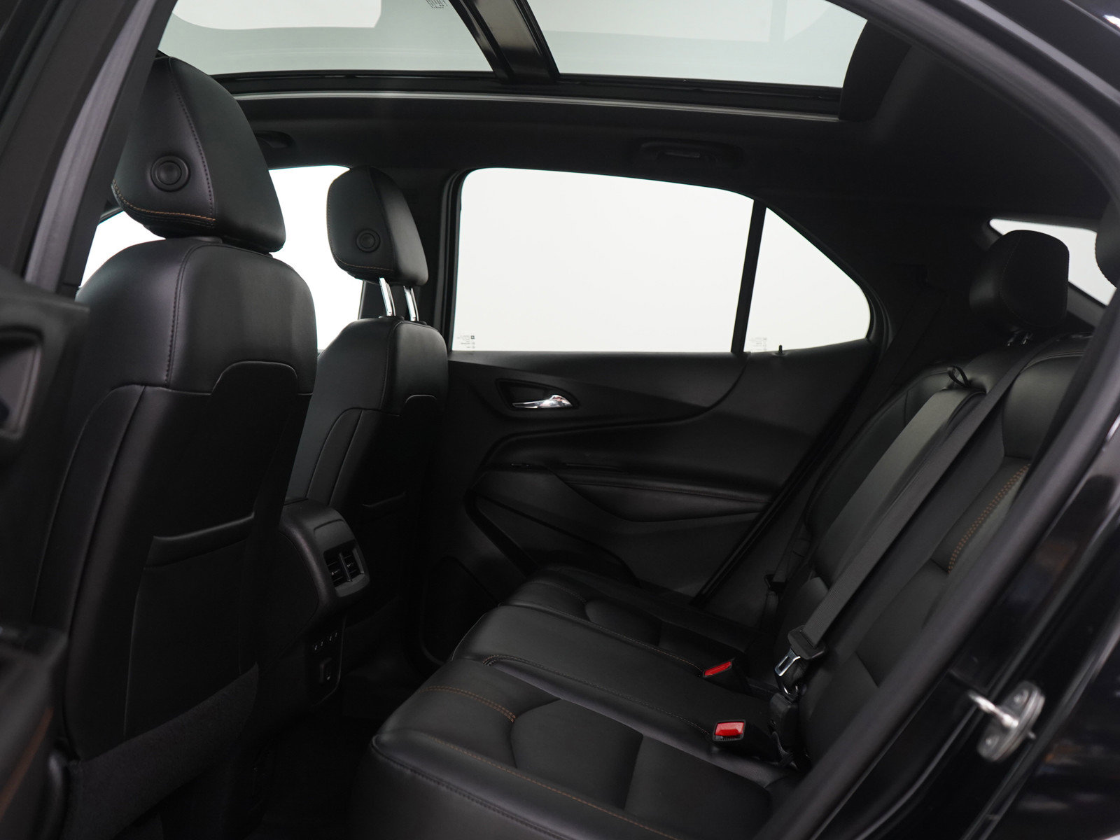 Used 2023 Chevrolet Equinox Premier AWD/4WD image 18