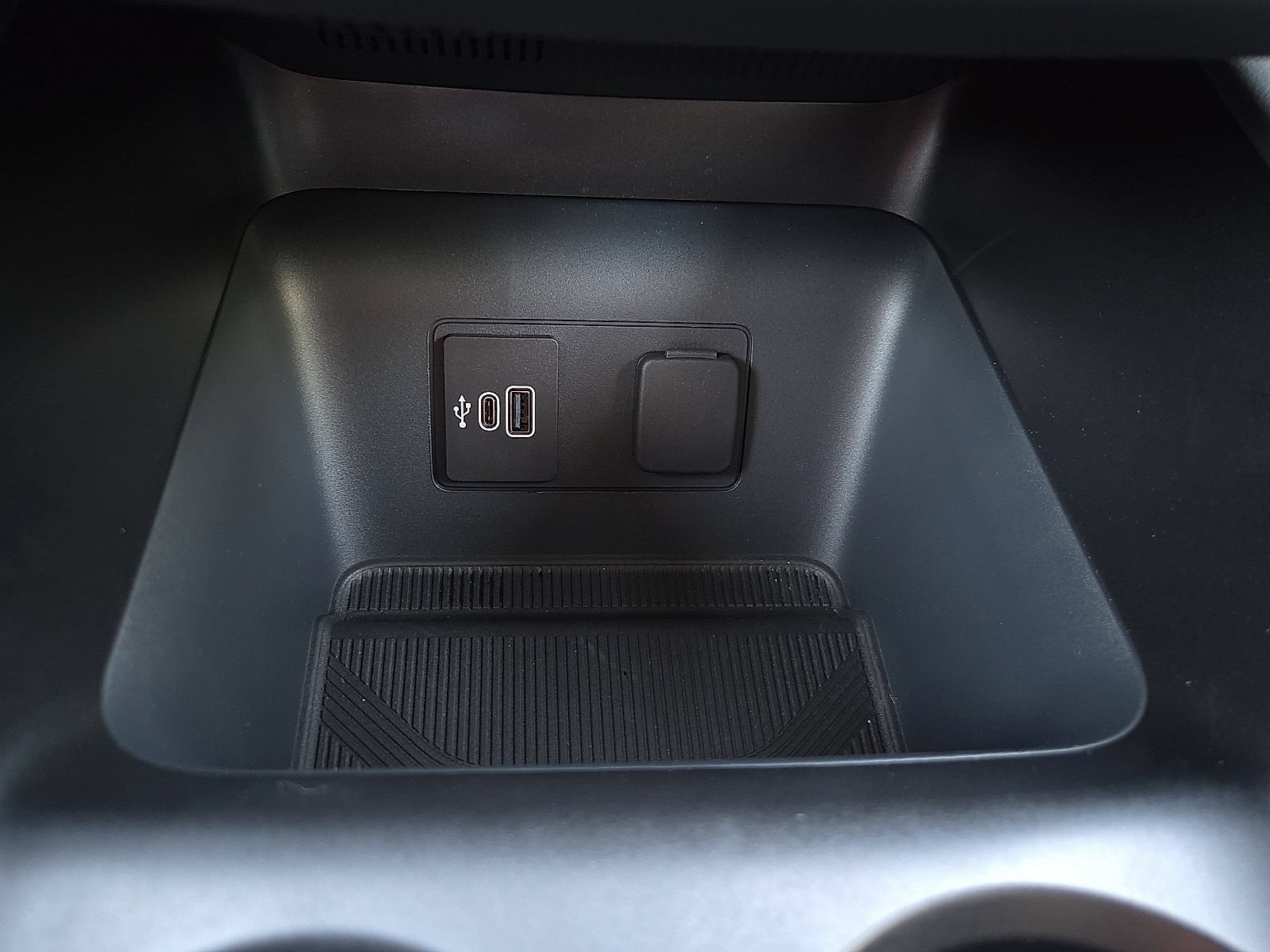 Certified 2026 Ford Explorer Active RWD image 18