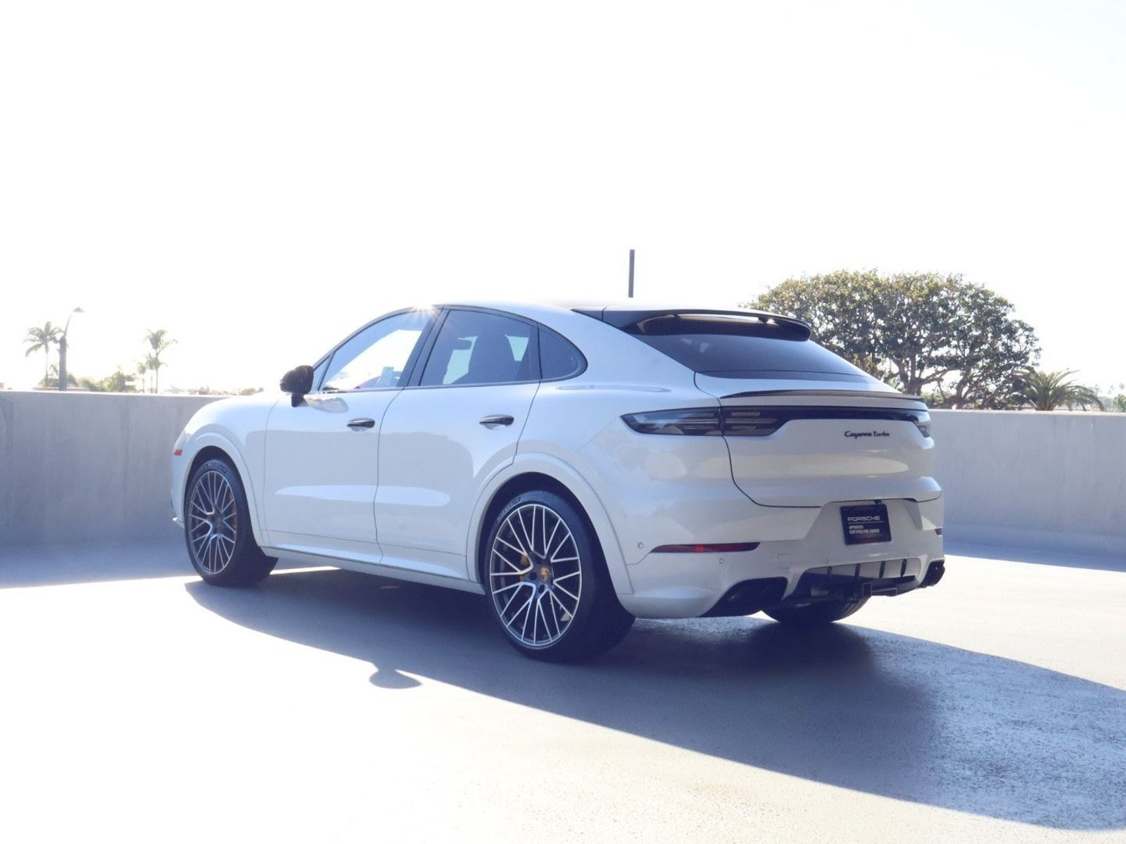 Certified 2022 Porsche Cayenne Turbo AWD/4WD image 3