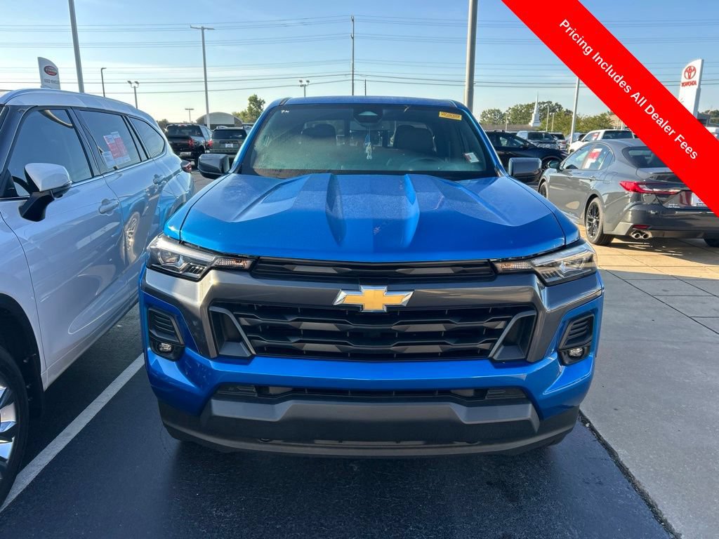 Used 2023 Chevrolet Colorado LT w/ LT Convenience Package III AWD/4WD image 12