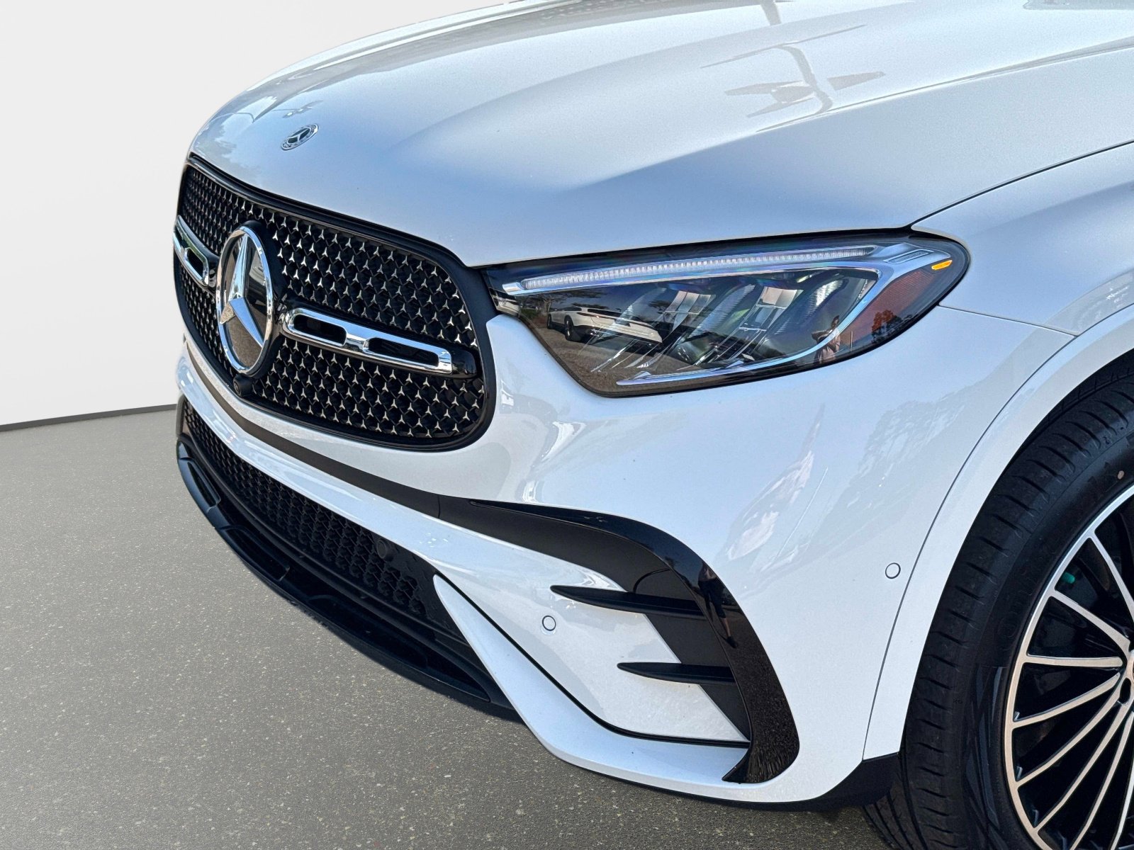 Certified 2024 Mercedes-Benz GLC 300 image 9