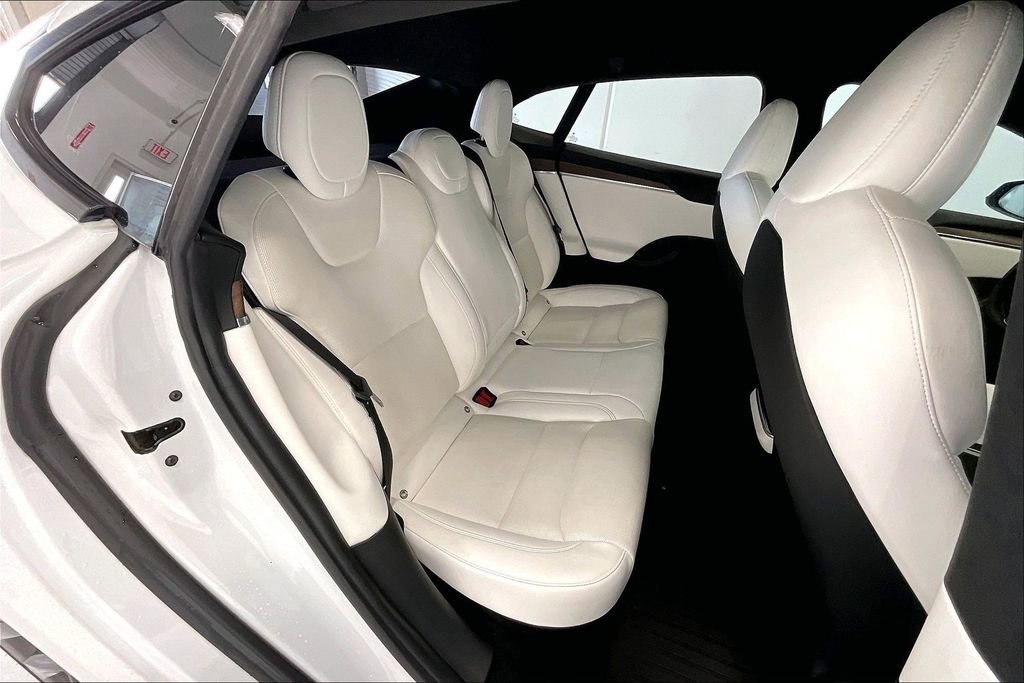 Used 2022 Tesla Model S image 18