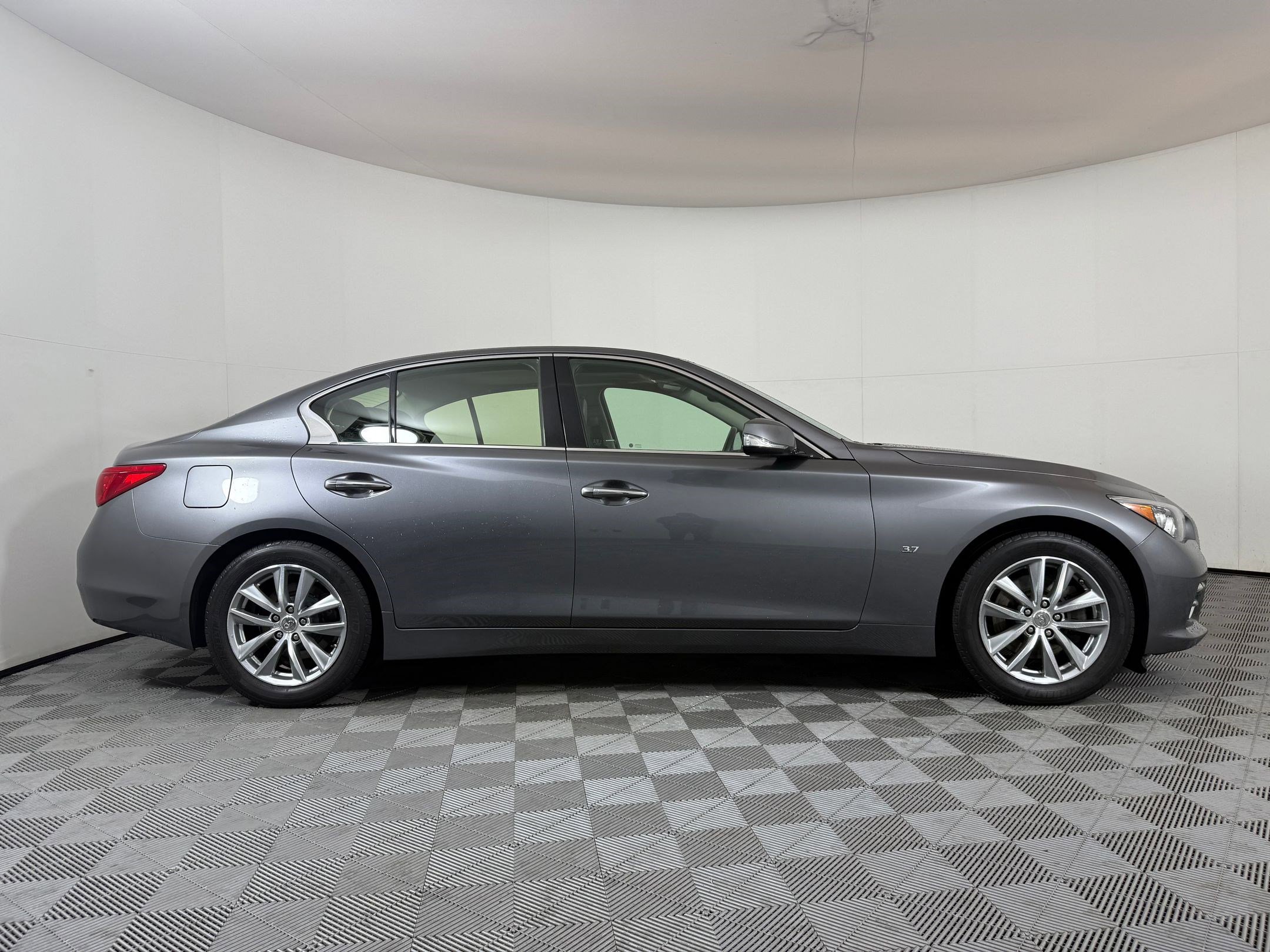 Used 2015 INFINITI Q50 Premium w/ Navigation Package image 8