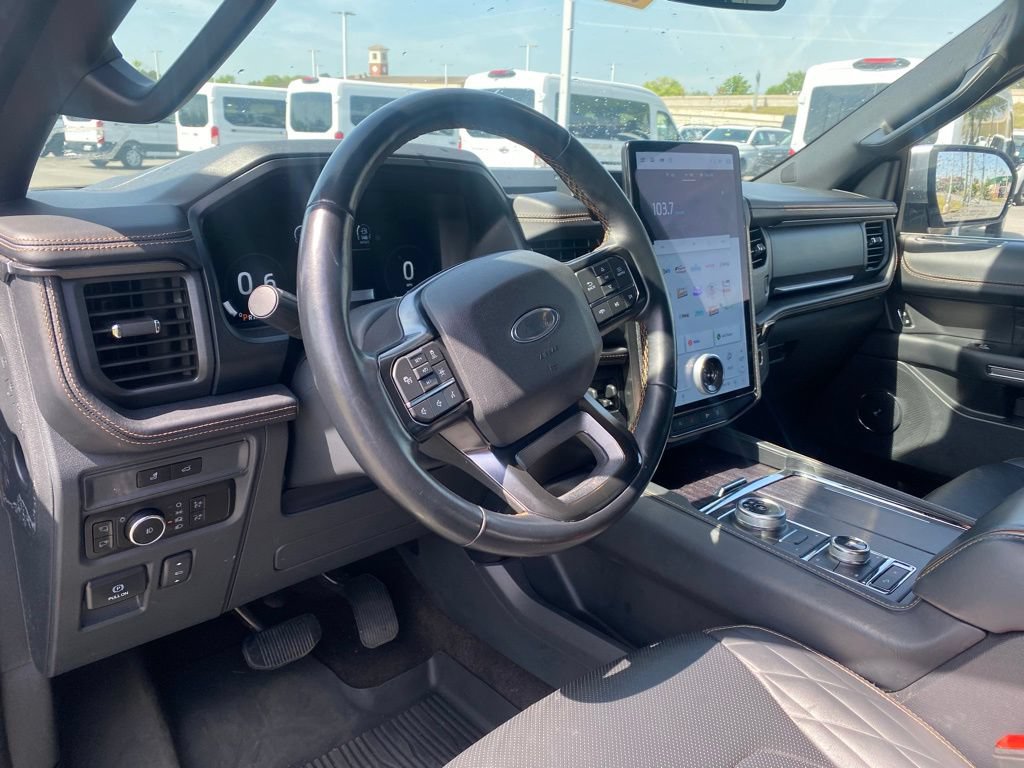 Used 2023 Ford Expedition Max Platinum AWD/4WD image 13