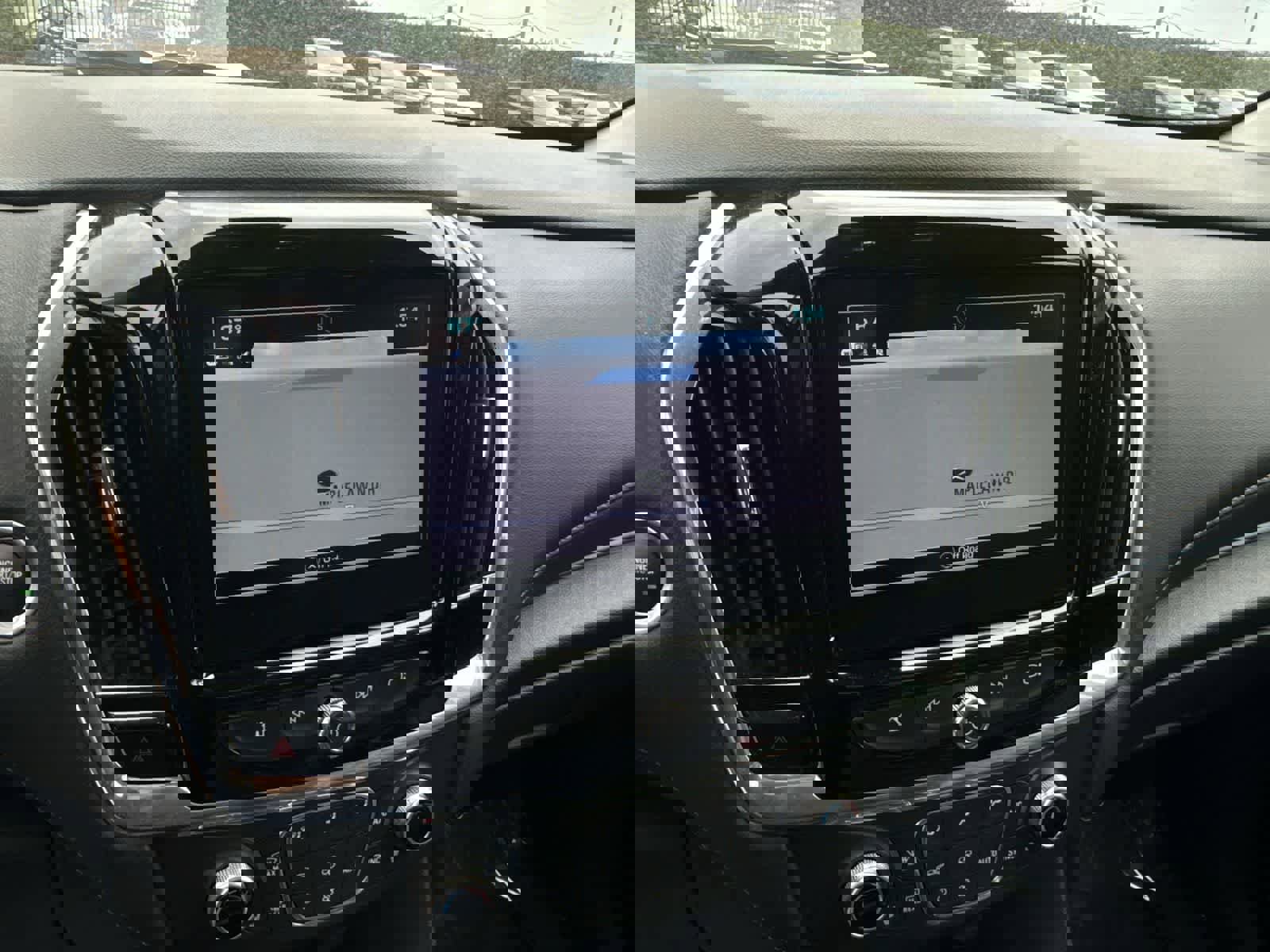 Used 2019 Chevrolet Traverse LT w/ LT Premium Package image 30