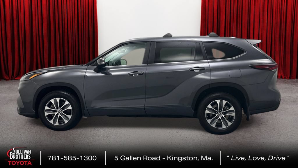 Certified 2024 Toyota Highlander XLE AWD/4WD image 8