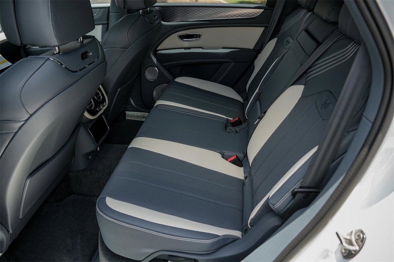New 2025 Bentley Bentayga image 37