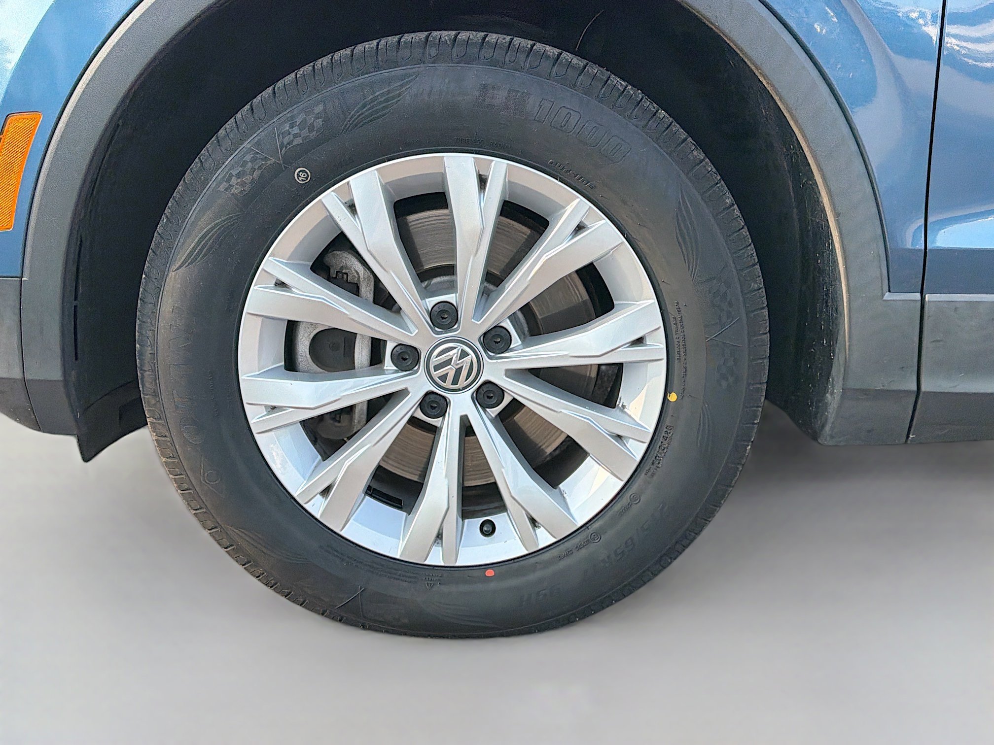Used 2020 Volkswagen Tiguan S image 39