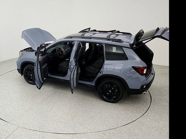 Used 2025 Honda Passport Black Edition image 45