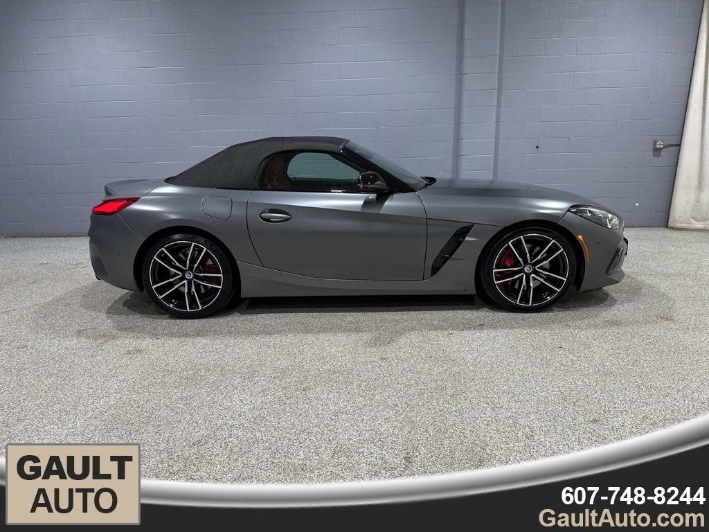 Certified 2023 BMW Z4 M40i w/ Premium Package image 3