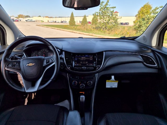 Used 2021 Chevrolet Trax LT w/ LT Convenience Package AWD/4WD image 30