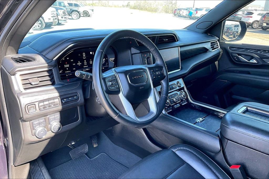 Used 2023 GMC Yukon Denali image 14